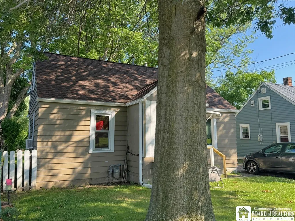 57 Tenney Street, Dunkirk, New York 14048, Dunkirk, New York 14048, 2 Bedrooms Bedrooms, 5 Rooms Rooms,1 BathroomBathrooms,Residential,For Sale,57 Tenney Street, Dunkirk, New York 14048,R1619407