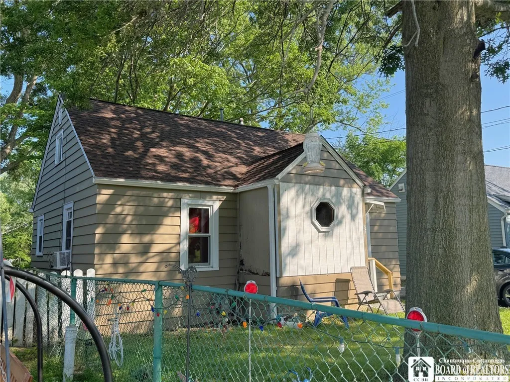 57 Tenney Street, Dunkirk, New York 14048, Dunkirk, New York 14048, 2 Bedrooms Bedrooms, 5 Rooms Rooms,1 BathroomBathrooms,Residential,For Sale,57 Tenney Street, Dunkirk, New York 14048,R1619407