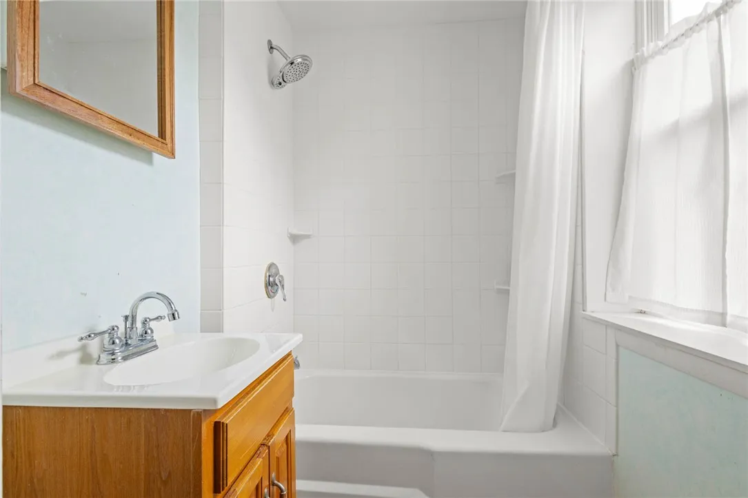 113 Myrtle Street, Leroy, New York 14482, Leroy, New York 14482, 2 Bedrooms Bedrooms, 5 Rooms Rooms,1 BathroomBathrooms,Residential,For Sale,113 Myrtle Street, Leroy, New York 14482,R1619757