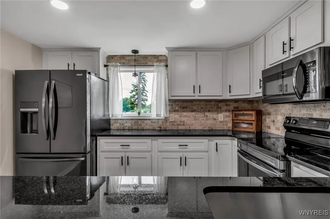 7217 Shawnee Road, Wheatfield, New York 14120, Wheatfield, New York 14120, 5 Bedrooms Bedrooms, 15 Rooms Rooms,3 BathroomsBathrooms,Residential,Closed,7217 Shawnee Road, Wheatfield, New York 14120,0,B1619354