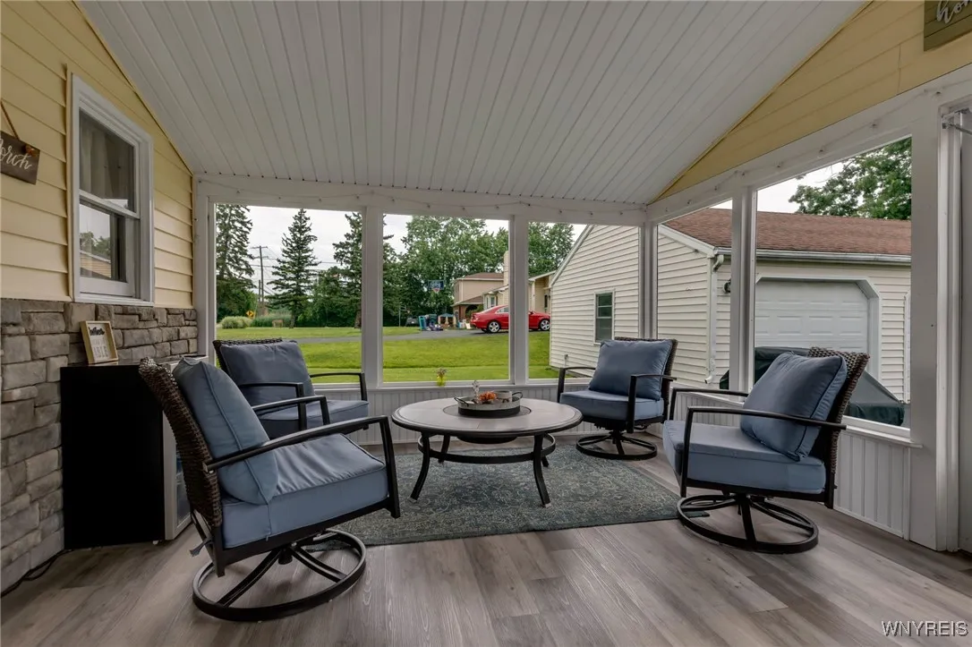 7217 Shawnee Road, Wheatfield, New York 14120, Wheatfield, New York 14120, 5 Bedrooms Bedrooms, 15 Rooms Rooms,3 BathroomsBathrooms,Residential,Closed,7217 Shawnee Road, Wheatfield, New York 14120,0,B1619354