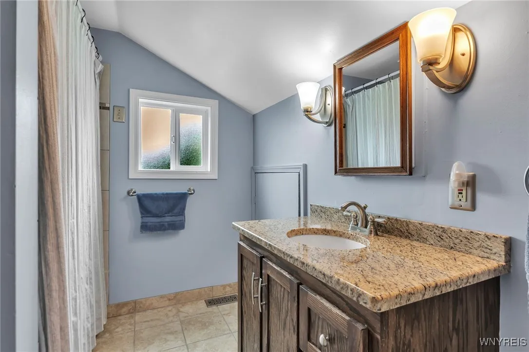 7217 Shawnee Road, Wheatfield, New York 14120, Wheatfield, New York 14120, 5 Bedrooms Bedrooms, 15 Rooms Rooms,3 BathroomsBathrooms,Residential,Closed,7217 Shawnee Road, Wheatfield, New York 14120,0,B1619354