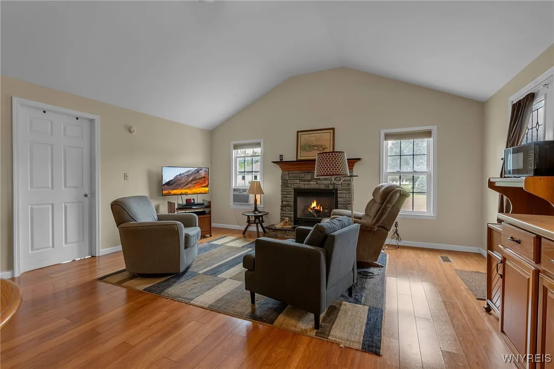 7217 Shawnee Road, Wheatfield, New York 14120, Wheatfield, New York 14120, 5 Bedrooms Bedrooms, 15 Rooms Rooms,3 BathroomsBathrooms,Residential,Closed,7217 Shawnee Road, Wheatfield, New York 14120,0,B1619354