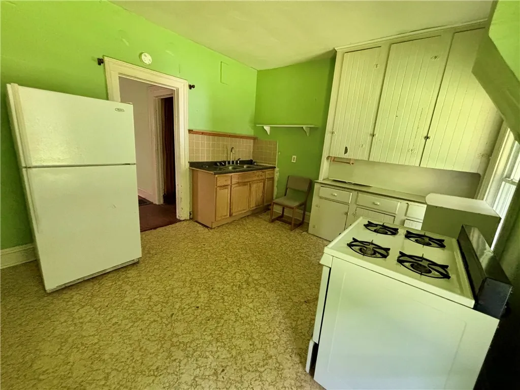 511 Pennsylvania Avenue, Elmira City, New York 149, Elmira City, New York 14904, 6 Bedrooms Bedrooms, ,2 BathroomsBathrooms,Residential,For Sale,511 Pennsylvania Avenue, Elmira City, New York 149,R1619979