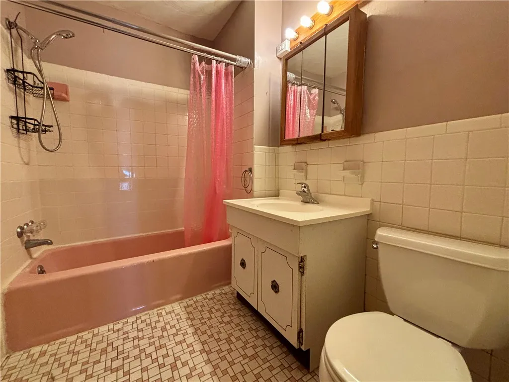 511 Pennsylvania Avenue, Elmira City, New York 149, Elmira City, New York 14904, 6 Bedrooms Bedrooms, ,2 BathroomsBathrooms,Residential,For Sale,511 Pennsylvania Avenue, Elmira City, New York 149,R1619979