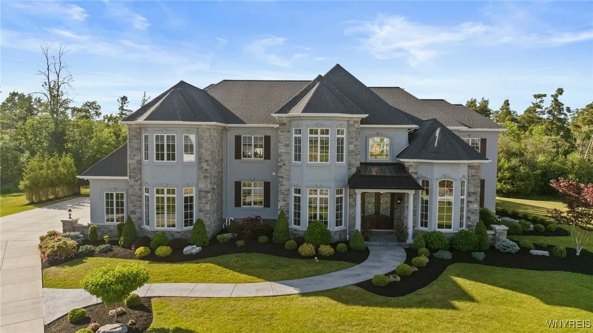 5558 Herons Glen, Clarence, New York 14031, Clarence, New York 14031, 6 Bedrooms Bedrooms, 14 Rooms Rooms,7 BathroomsBathrooms,Residential,For Sale,5558 Herons Glen, Clarence, New York 14031,0,B1619749