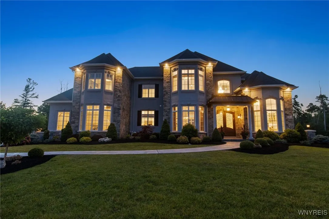 5558 Herons Glen, Clarence, New York 14031, Clarence, New York 14031, 6 Bedrooms Bedrooms, 14 Rooms Rooms,7 BathroomsBathrooms,Residential,For Sale,5558 Herons Glen, Clarence, New York 14031,0,B1619749