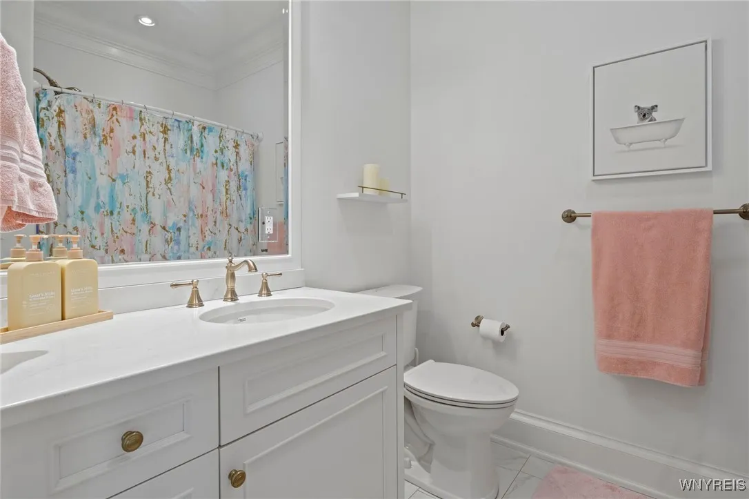 5558 Herons Glen, Clarence, New York 14031, Clarence, New York 14031, 6 Bedrooms Bedrooms, 14 Rooms Rooms,7 BathroomsBathrooms,Residential,For Sale,5558 Herons Glen, Clarence, New York 14031,0,B1619749