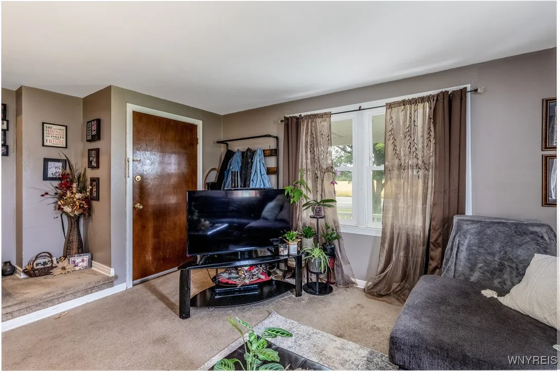 6500 Nash Road, Wheatfield, New York 14120, Wheatfield, New York 14120, 4 Bedrooms Bedrooms, ,2 BathroomsBathrooms,Residential,For Sale,6500 Nash Road, Wheatfield, New York 14120,B1619912