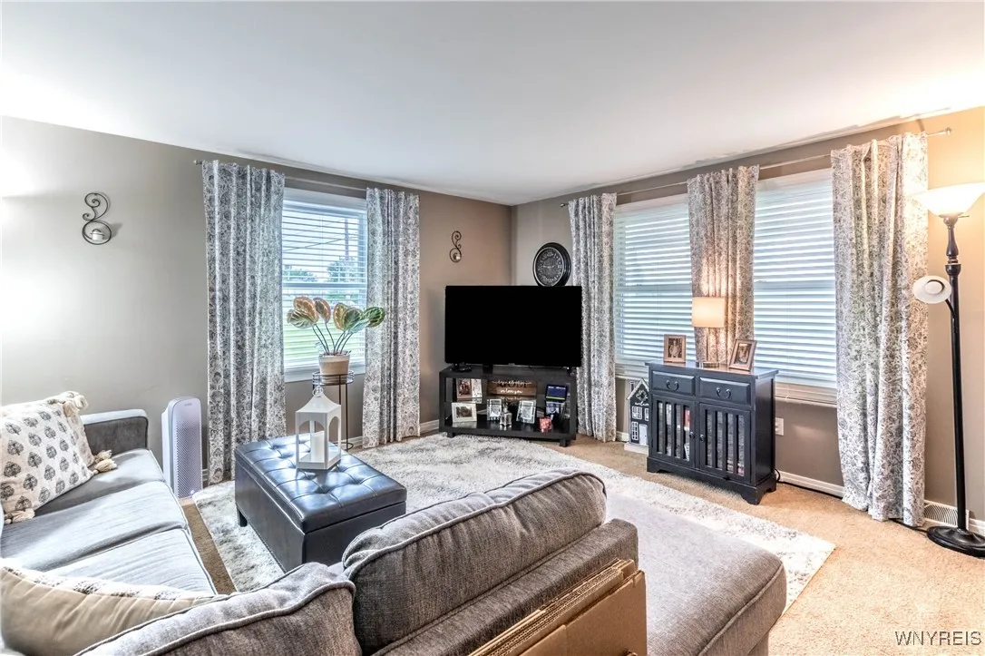 6500 Nash Road, Wheatfield, New York 14120, Wheatfield, New York 14120, 4 Bedrooms Bedrooms, ,2 BathroomsBathrooms,Residential,For Sale,6500 Nash Road, Wheatfield, New York 14120,B1619912