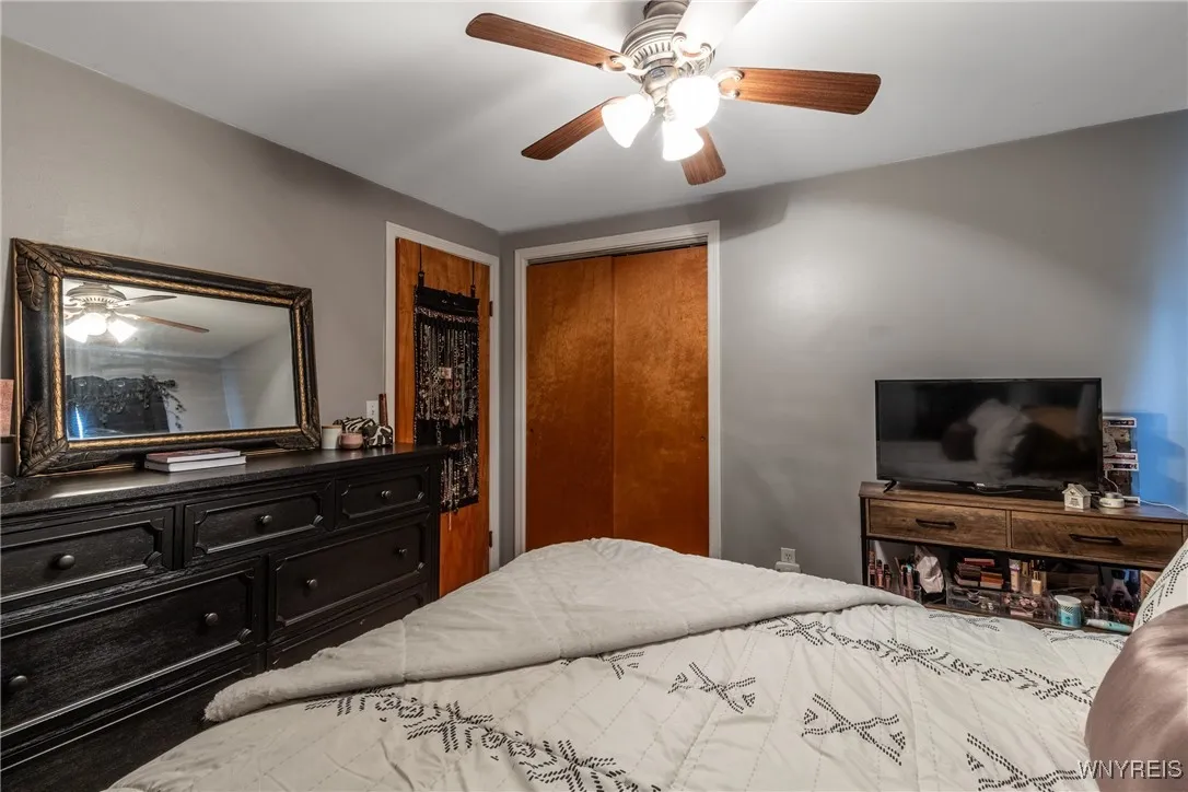 6500 Nash Road, Wheatfield, New York 14120, Wheatfield, New York 14120, 4 Bedrooms Bedrooms, ,2 BathroomsBathrooms,Residential,For Sale,6500 Nash Road, Wheatfield, New York 14120,B1619912