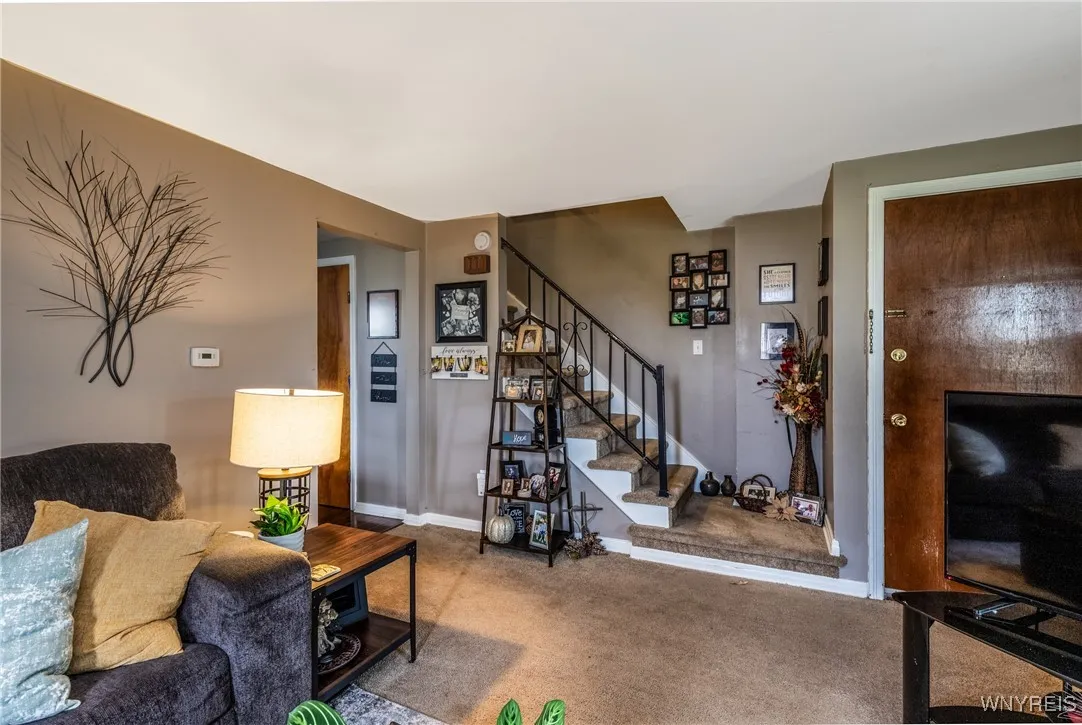 6500 Nash Road, Wheatfield, New York 14120, Wheatfield, New York 14120, 4 Bedrooms Bedrooms, ,2 BathroomsBathrooms,Residential,For Sale,6500 Nash Road, Wheatfield, New York 14120,B1619912