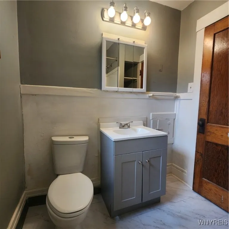 33 Argus Street, Buffalo, New York 14207, Buffalo, New York 14207, 3 Bedrooms Bedrooms, 8 Rooms Rooms,1 BathroomBathrooms,Residential,For Sale,33 Argus Street, Buffalo, New York 14207,B1620017