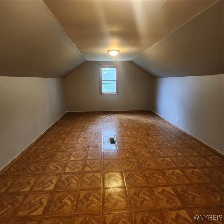 33 Argus Street, Buffalo, New York 14207, Buffalo, New York 14207, 3 Bedrooms Bedrooms, 8 Rooms Rooms,1 BathroomBathrooms,Residential,For Sale,33 Argus Street, Buffalo, New York 14207,B1620017