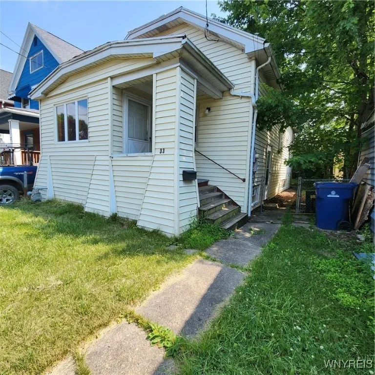 33 Argus Street, Buffalo, New York 14207, Buffalo, New York 14207, 3 Bedrooms Bedrooms, 8 Rooms Rooms,1 BathroomBathrooms,Residential,For Sale,33 Argus Street, Buffalo, New York 14207,B1620017