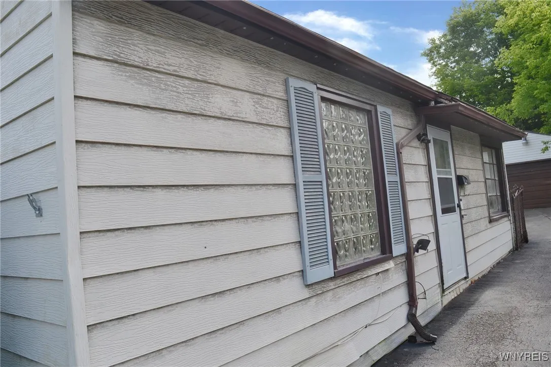 57 East End Avenue, Cheektowaga, New York 14225, Cheektowaga, New York 14225, 2 Bedrooms Bedrooms, 4 Rooms Rooms,1 BathroomBathrooms,Residential,For Sale,57 East End Avenue, Cheektowaga, New York 14225,0,B1620026