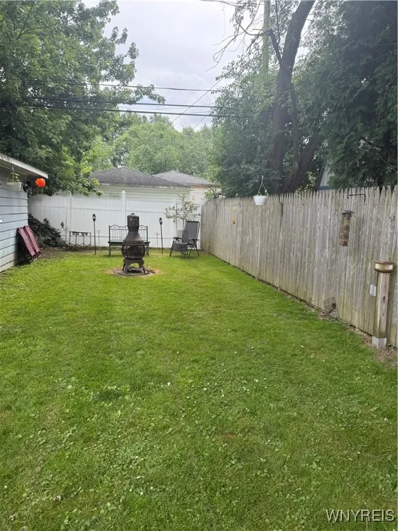 Fenced rear yard