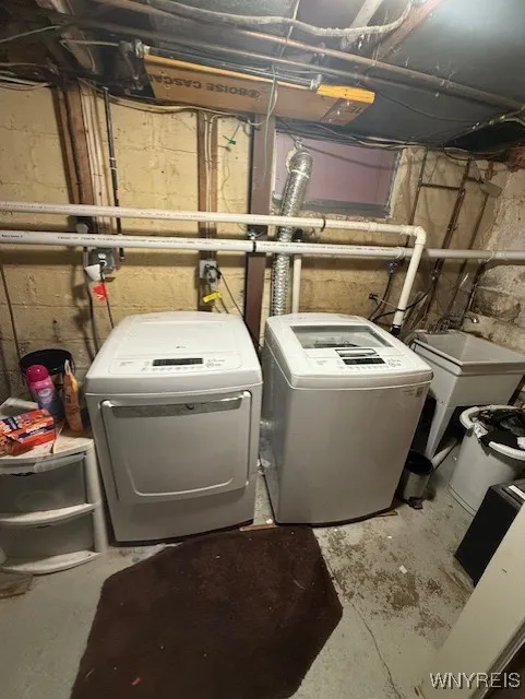 Washer & dryer included