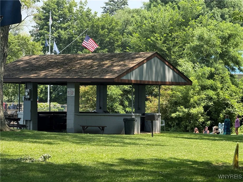 3555 Wallace Drive, Grand Island, New York 14072, Grand Island, New York 14072, 3 Bedrooms Bedrooms, 7 Rooms Rooms,1 BathroomBathrooms,Residential,Closed,3555 Wallace Drive, Grand Island, New York 14072,0,B1620062