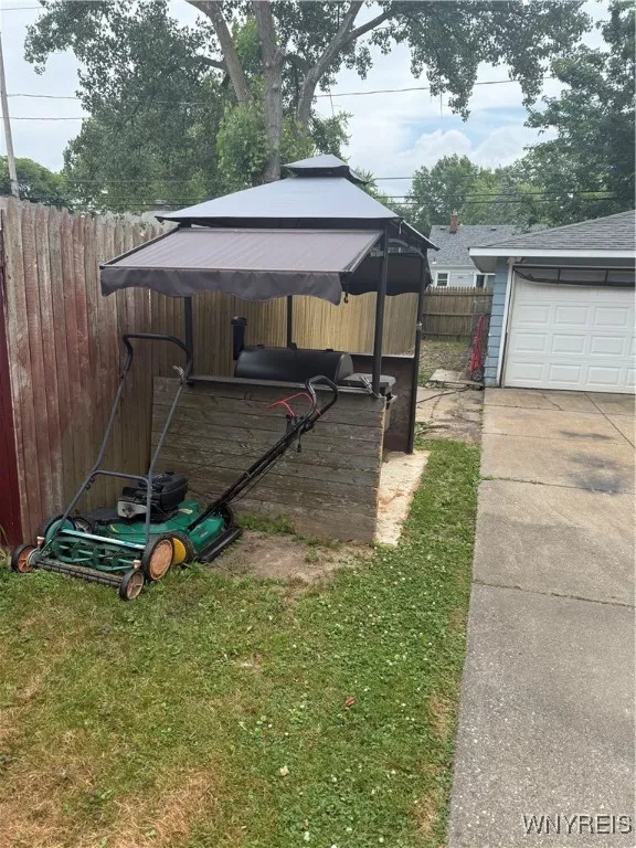 3555 Wallace Drive, Grand Island, New York 14072, Grand Island, New York 14072, 3 Bedrooms Bedrooms, 7 Rooms Rooms,1 BathroomBathrooms,Residential,Closed,3555 Wallace Drive, Grand Island, New York 14072,0,B1620062