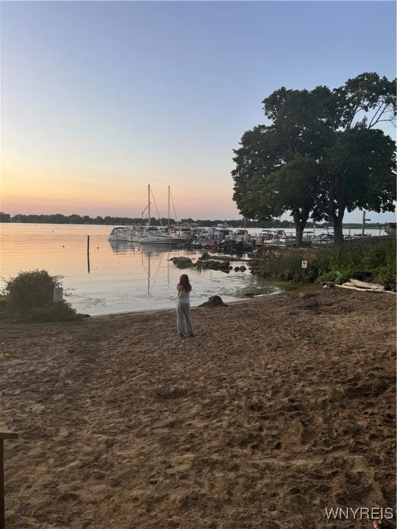 3555 Wallace Drive, Grand Island, New York 14072, Grand Island, New York 14072, 3 Bedrooms Bedrooms, 7 Rooms Rooms,1 BathroomBathrooms,Residential,Closed,3555 Wallace Drive, Grand Island, New York 14072,0,B1620062