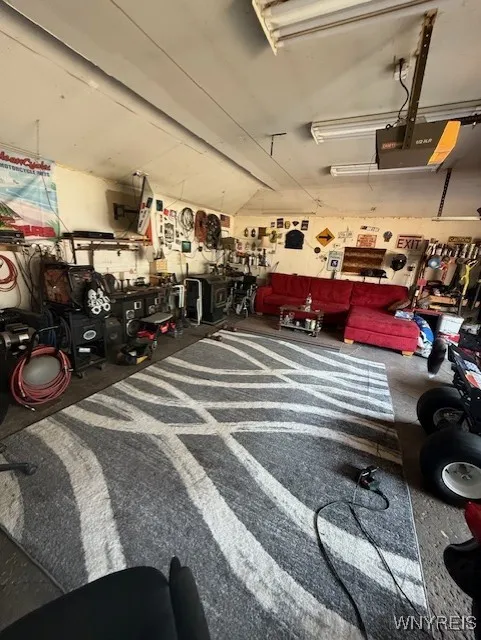 Heated oversized garage