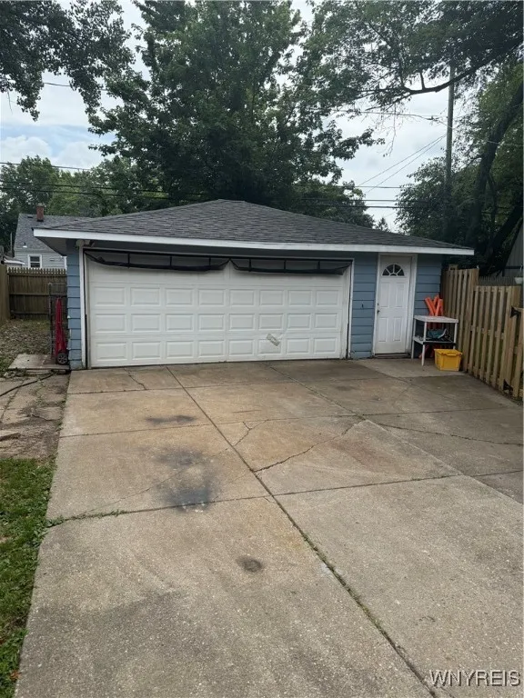 Well insulated detached garage