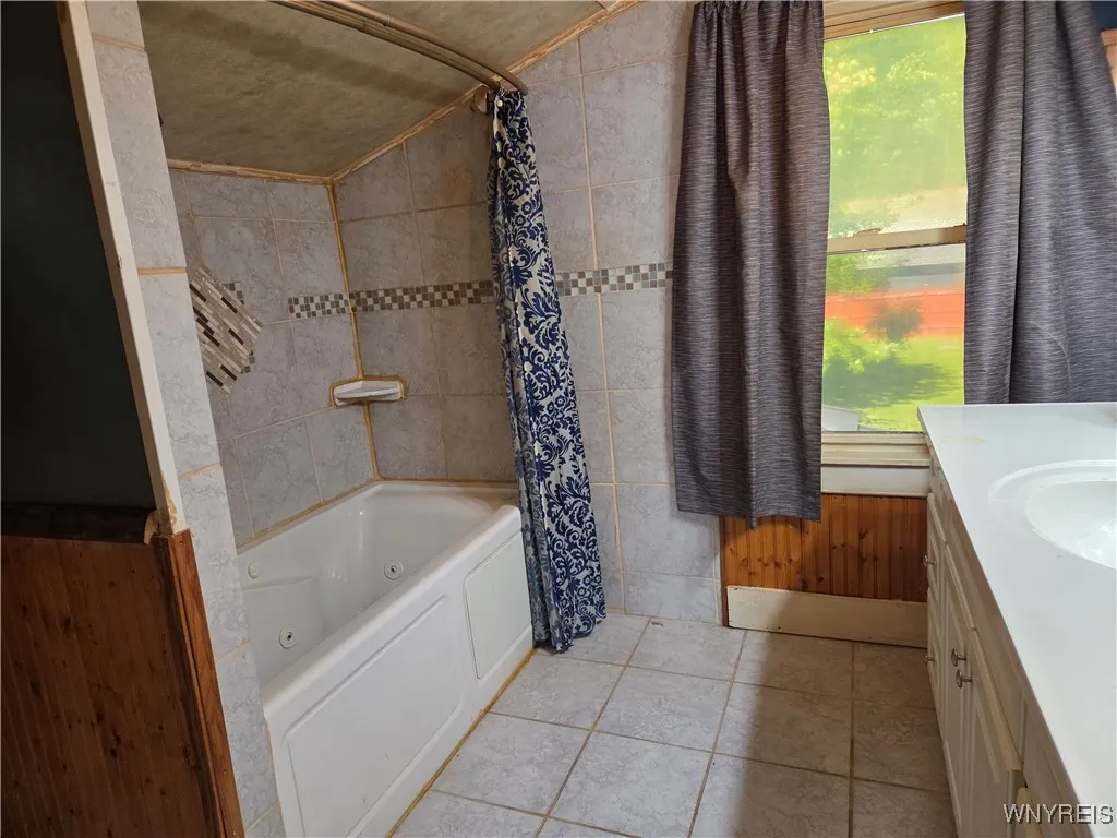 435 Central Avenue, Salamanca, New York 14779, Salamanca, New York 14779, 2 Bedrooms Bedrooms, 7 Rooms Rooms,1 BathroomBathrooms,Residential,For Sale,435 Central Avenue, Salamanca, New York 14779,B1620065