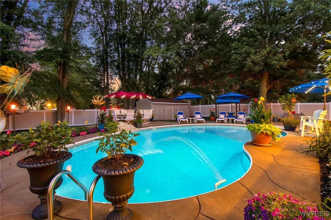 7 Shalamar Court, Amherst, New York 14068, Amherst, New York 14068, 4 Bedrooms Bedrooms, 8 Rooms Rooms,2 BathroomsBathrooms,Residential,Closed,7 Shalamar Court, Amherst, New York 14068,0,B1620152