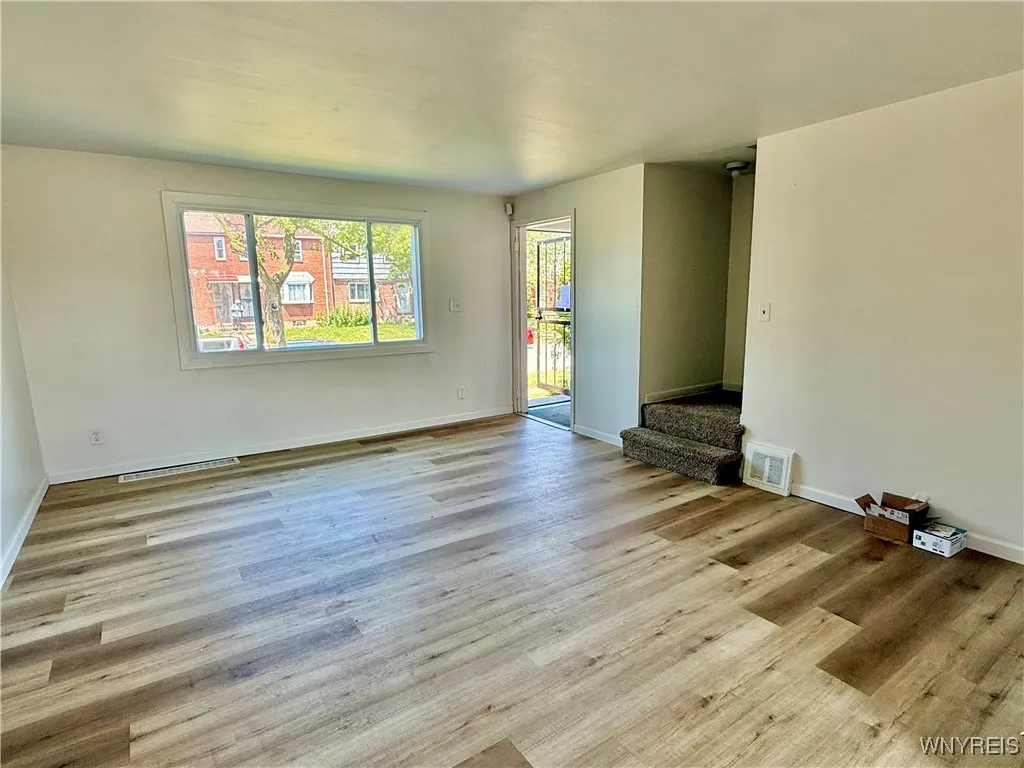 7 Bennett Village, Buffalo, New York 14214, Buffalo, New York 14214, 3 Bedrooms Bedrooms, 6 Rooms Rooms,1 BathroomBathrooms,Residential Lease,For Rent,7 Bennett Village, Buffalo, New York 14214,0,B1618792