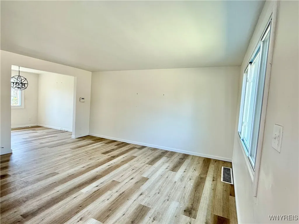 7 Bennett Village, Buffalo, New York 14214, Buffalo, New York 14214, 3 Bedrooms Bedrooms, 6 Rooms Rooms,1 BathroomBathrooms,Residential Lease,For Rent,7 Bennett Village, Buffalo, New York 14214,B1618792