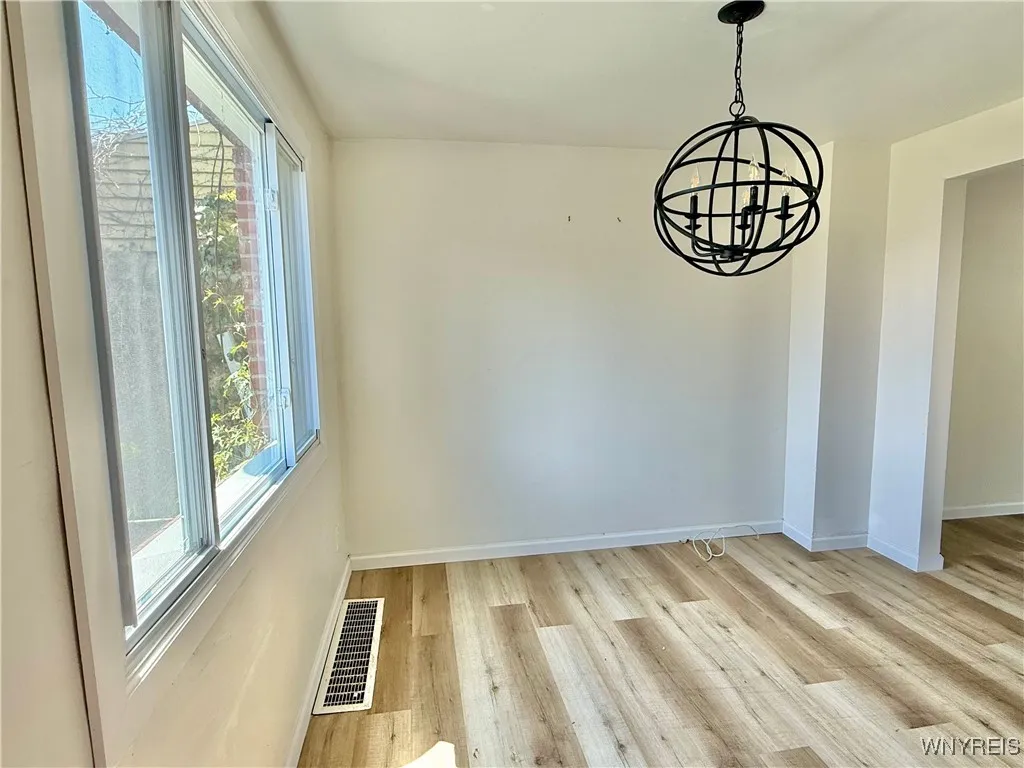 7 Bennett Village, Buffalo, New York 14214, Buffalo, New York 14214, 3 Bedrooms Bedrooms, 6 Rooms Rooms,1 BathroomBathrooms,Residential Lease,For Rent,7 Bennett Village, Buffalo, New York 14214,B1618792