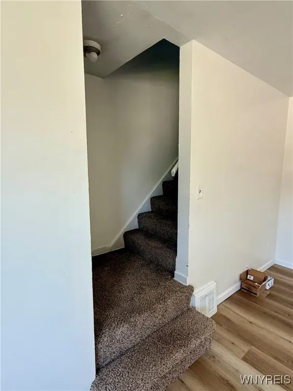 7 Bennett Village, Buffalo, New York 14214, Buffalo, New York 14214, 3 Bedrooms Bedrooms, 6 Rooms Rooms,1 BathroomBathrooms,Residential Lease,For Rent,7 Bennett Village, Buffalo, New York 14214,B1618792