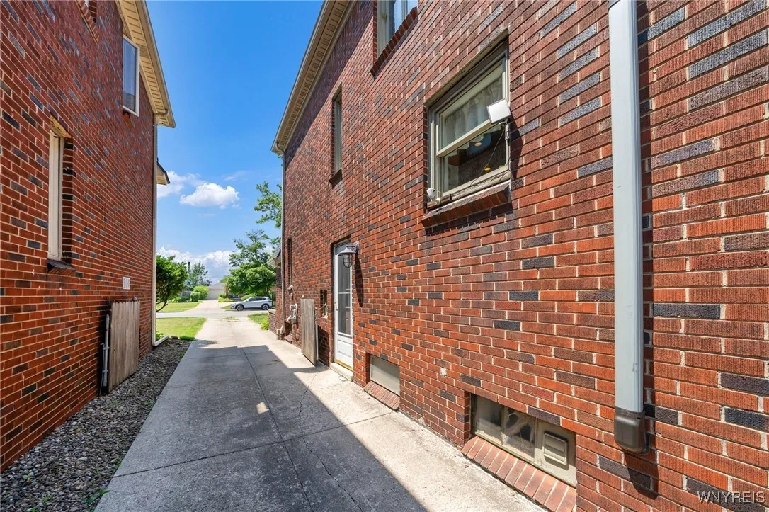 711 Colvin Boulevard, Tonawanda, New York 14217, Tonawanda, New York 14217, 3 Bedrooms Bedrooms, 8 Rooms Rooms,1 BathroomBathrooms,Residential,For Sale,711 Colvin Boulevard, Tonawanda, New York 14217,B1620056