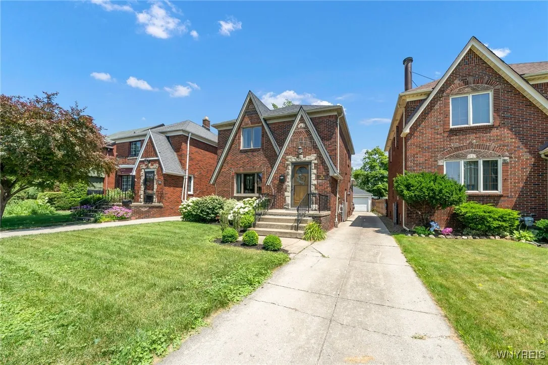 711 Colvin Boulevard, Tonawanda, New York 14217, Tonawanda, New York 14217, 3 Bedrooms Bedrooms, 8 Rooms Rooms,1 BathroomBathrooms,Residential,For Sale,711 Colvin Boulevard, Tonawanda, New York 14217,B1620056