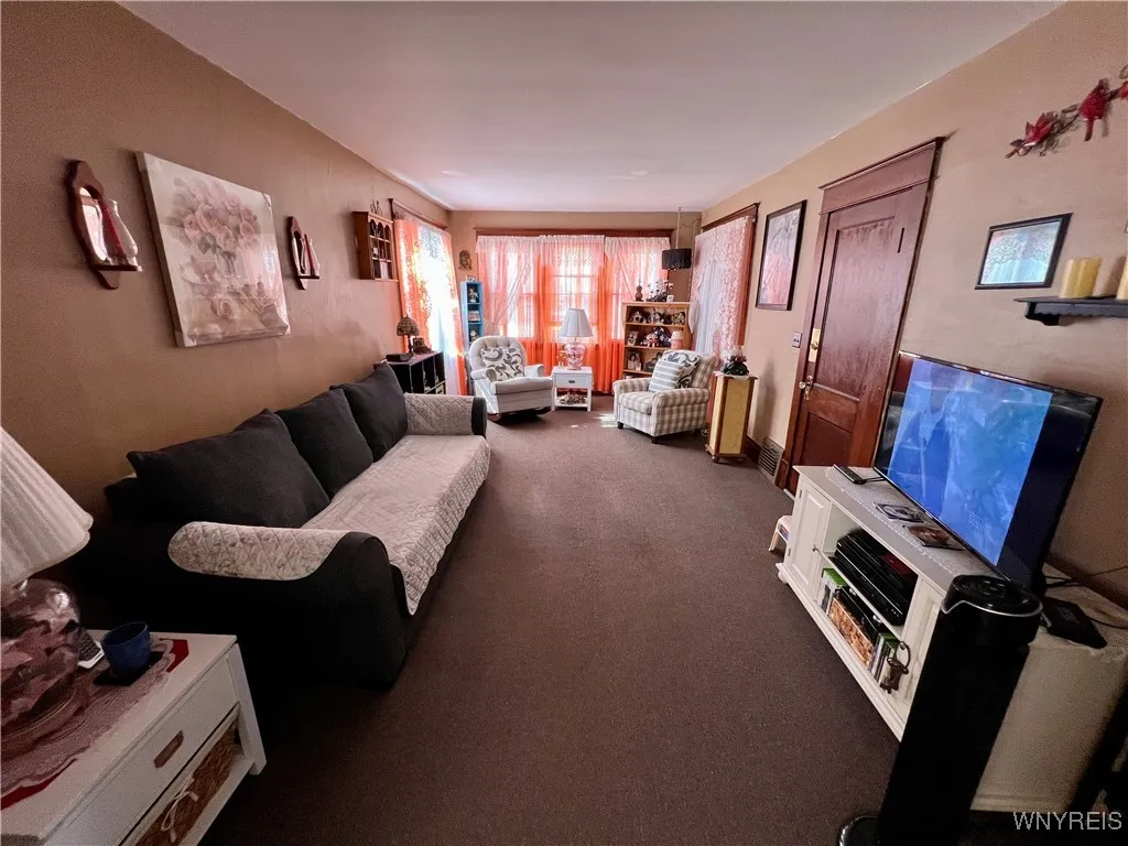 55 Harding Road, Buffalo, New York 14220, Buffalo, New York 14220, 4 Bedrooms Bedrooms, ,2 BathroomsBathrooms,Residential,For Sale,55 Harding Road, Buffalo, New York 14220,B1615408