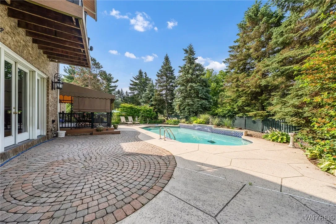 7 The Hamlet, Amherst, New York 14051, Amherst, New York 14051, 5 Bedrooms Bedrooms, 16 Rooms Rooms,4 BathroomsBathrooms,Residential,Closed,7 The Hamlet, Amherst, New York 14051,0,B1620302