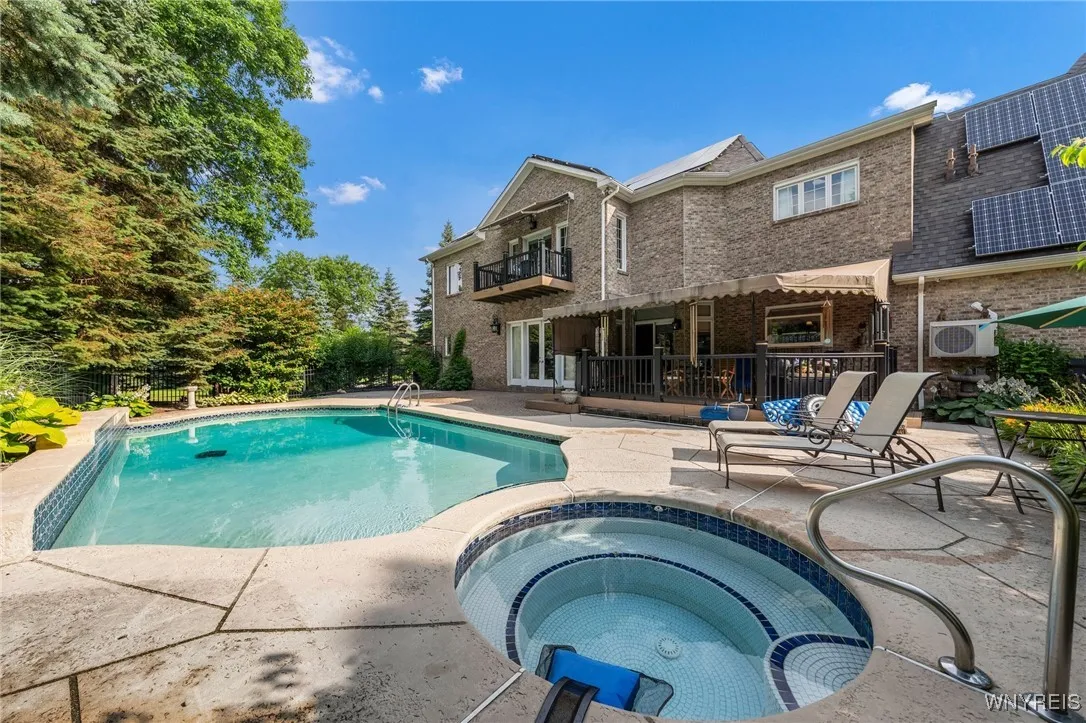 7 The Hamlet, Amherst, New York 14051, Amherst, New York 14051, 5 Bedrooms Bedrooms, 16 Rooms Rooms,4 BathroomsBathrooms,Residential,Closed,7 The Hamlet, Amherst, New York 14051,0,B1620302