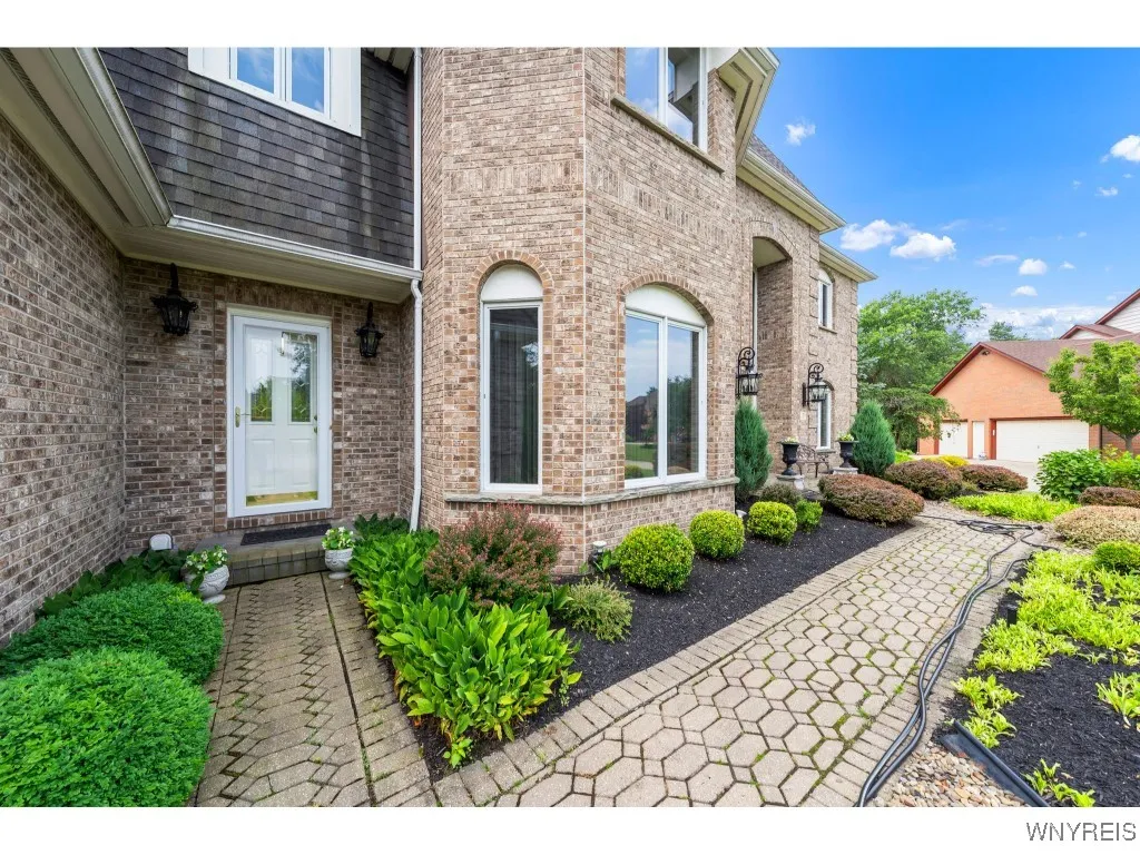7 The Hamlet, Amherst, New York 14051, Amherst, New York 14051, 5 Bedrooms Bedrooms, 16 Rooms Rooms,4 BathroomsBathrooms,Residential,Closed,7 The Hamlet, Amherst, New York 14051,0,B1620302