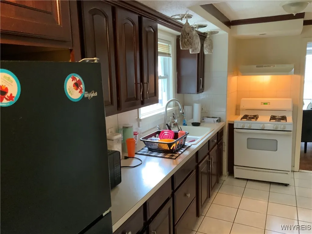 81 Dorbeth, Rochester, New York 14621, Rochester, New York 14621, 3 Bedrooms Bedrooms, 6 Rooms Rooms,1 BathroomBathrooms,Residential,For Sale,81 Dorbeth, Rochester, New York 14621,B1620282