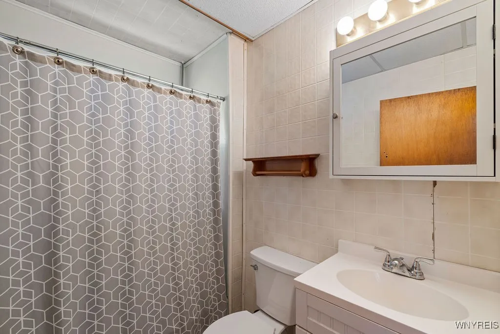 151 Crowley Avenue, Buffalo, New York 14207, Buffalo, New York 14207, 4 Bedrooms Bedrooms, ,2 BathroomsBathrooms,Residential,For Sale,151 Crowley Avenue, Buffalo, New York 14207,B1620151