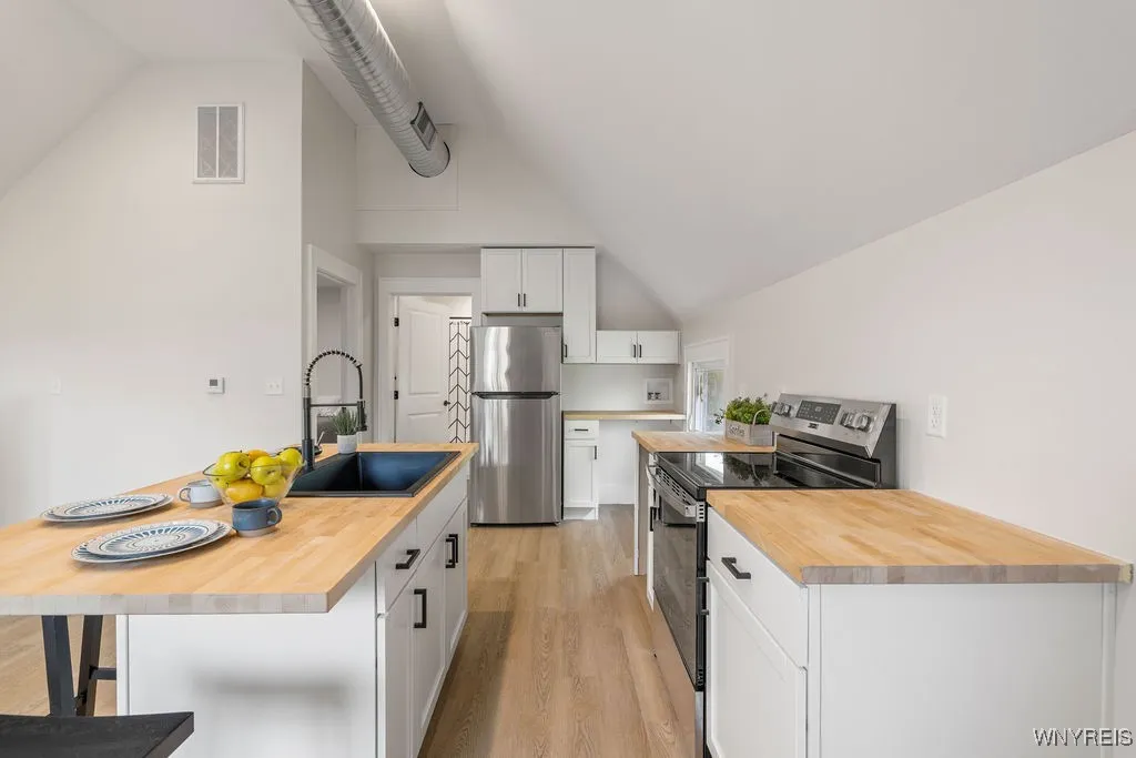 145 14th Street, Buffalo, New York 14213, Buffalo, New York 14213, 3 Bedrooms Bedrooms, ,2 BathroomsBathrooms,Residential,For Sale,145 14th Street, Buffalo, New York 14213,B1620145