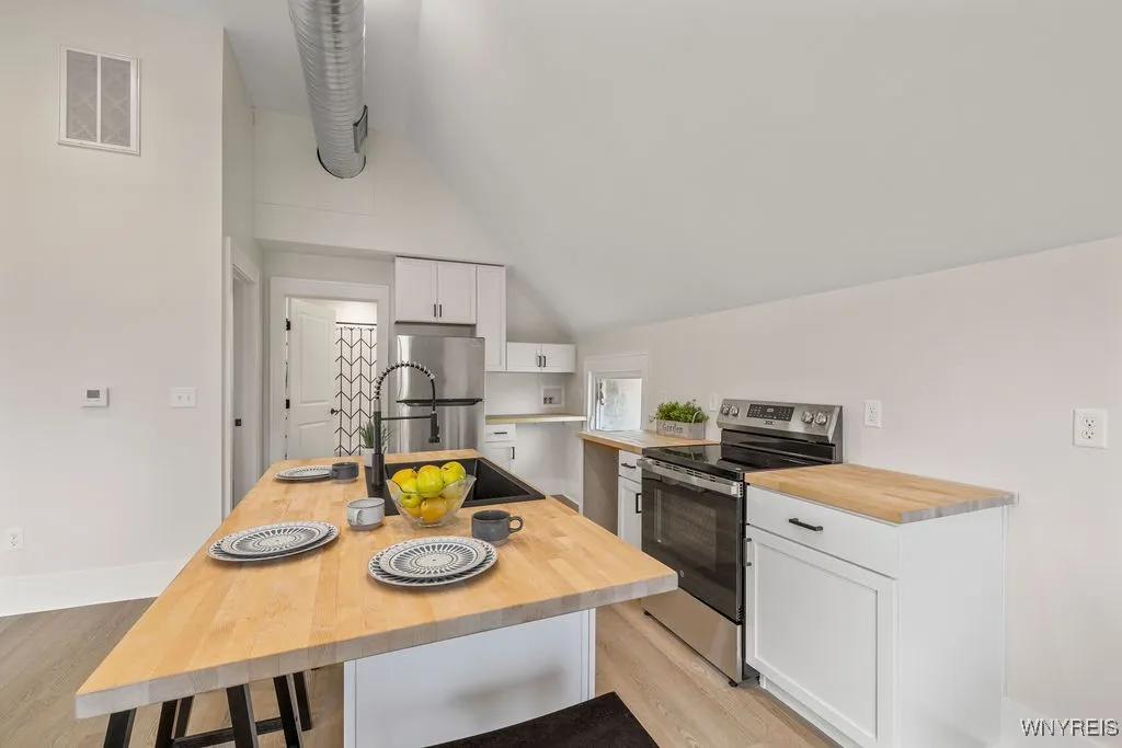 145 14th Street, Buffalo, New York 14213, Buffalo, New York 14213, 3 Bedrooms Bedrooms, ,2 BathroomsBathrooms,Residential,For Sale,145 14th Street, Buffalo, New York 14213,B1620145