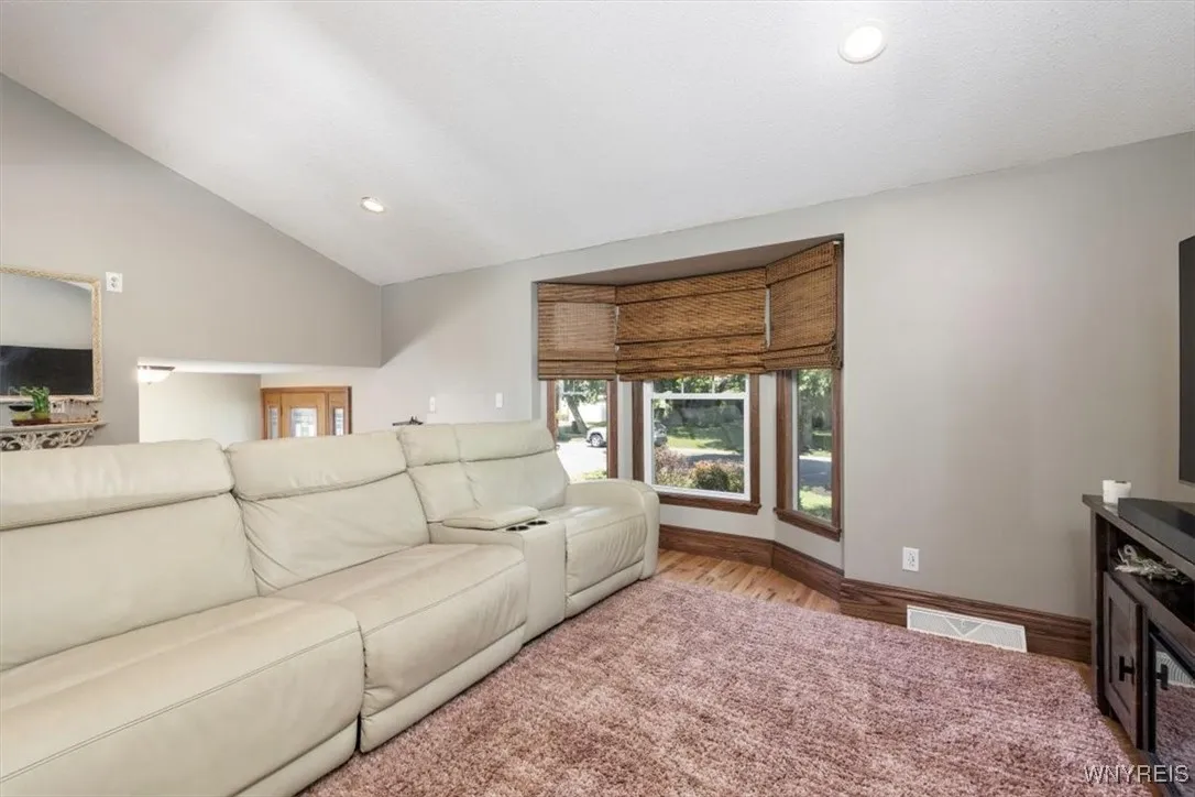 131 Shady Grove Drive, Amherst, New York 14051, Amherst, New York 14051, 3 Bedrooms Bedrooms, 6 Rooms Rooms,2 BathroomsBathrooms,Residential,For Sale,131 Shady Grove Drive, Amherst, New York 14051,B1620366