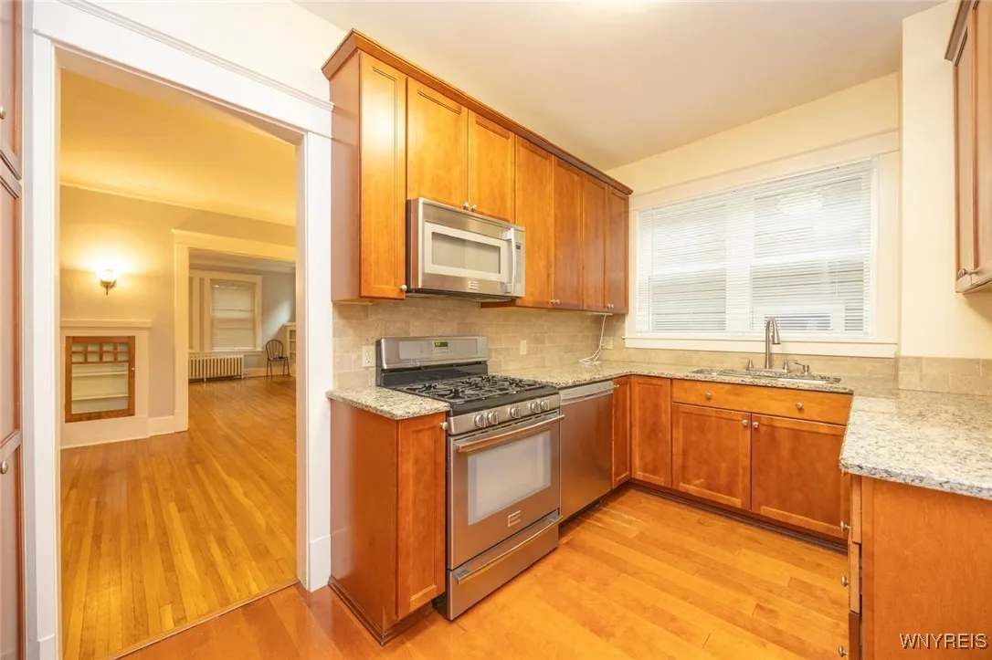 114 Ashland Avenue, Buffalo, New York 14222, Buffalo, New York 14222, 3 Bedrooms Bedrooms, 6 Rooms Rooms,2 BathroomsBathrooms,Residential Lease,For Rent,114 Ashland Avenue, Buffalo, New York 14222,0,B1620270