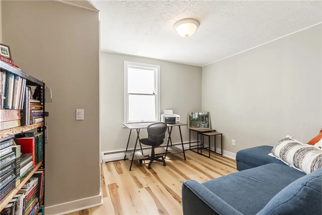 Cozy 2nd bedroom