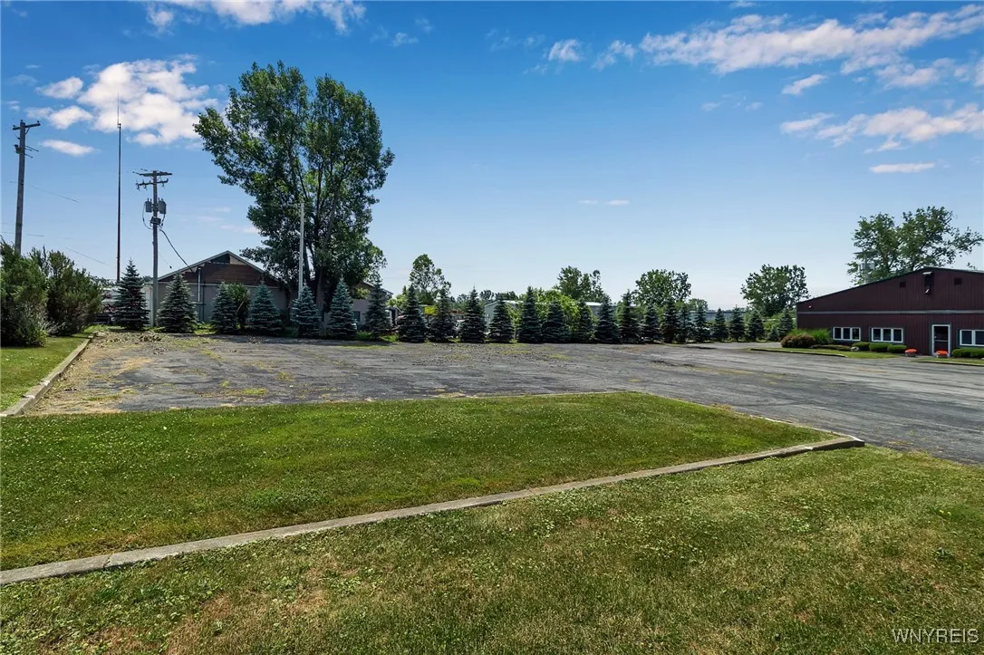 7120 Seneca Street, Elma, New York 14059, Elma, New York 14059, ,Commercial Lease,For Rent,7120 Seneca Street, Elma, New York 14059,0,B1620481