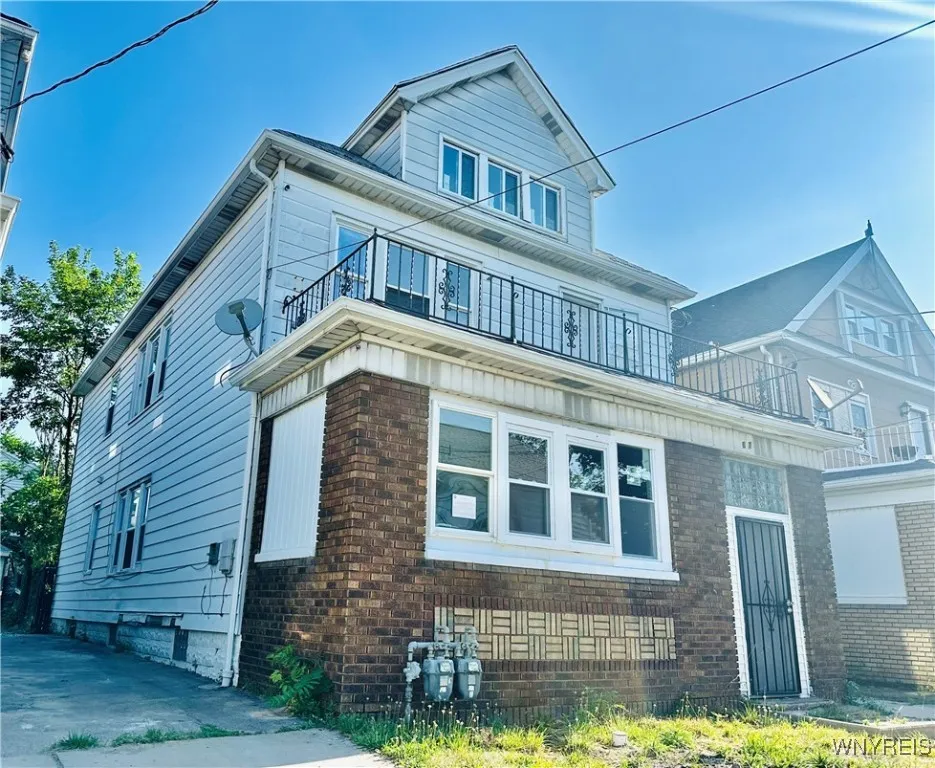 67 Holmes Street, Buffalo, New York 14207, Buffalo, New York 14207, 6 Bedrooms Bedrooms, ,2 BathroomsBathrooms,Residential,For Sale,67 Holmes Street, Buffalo, New York 14207,B1620553