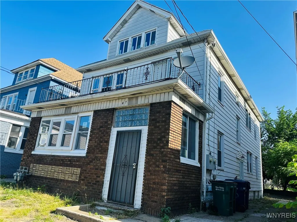 67 Holmes Street, Buffalo, New York 14207, Buffalo, New York 14207, 6 Bedrooms Bedrooms, ,2 BathroomsBathrooms,Residential,For Sale,67 Holmes Street, Buffalo, New York 14207,B1620553