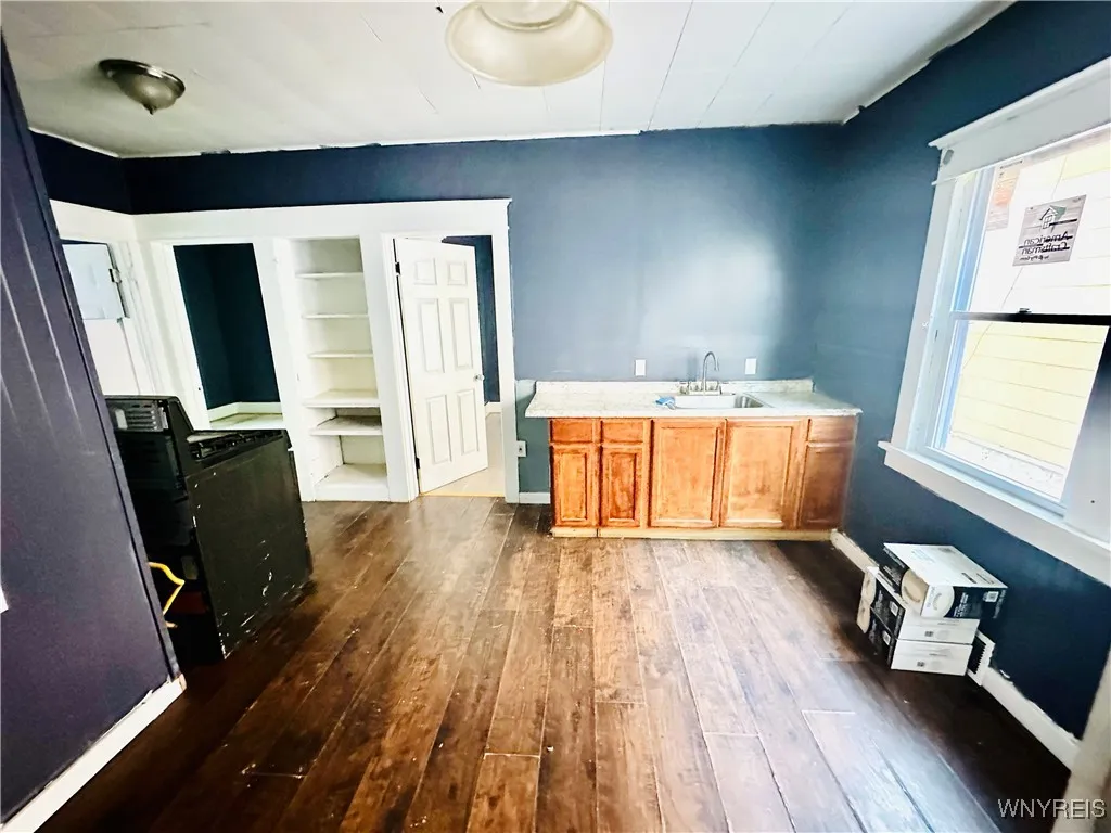 67 Holmes Street, Buffalo, New York 14207, Buffalo, New York 14207, 6 Bedrooms Bedrooms, ,2 BathroomsBathrooms,Residential,For Sale,67 Holmes Street, Buffalo, New York 14207,B1620553